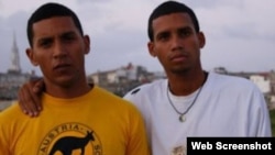 Dúo de raperos "Los hijos que nadie quiso"