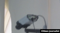 Conexión cara, lenta y vigilada en Sala de Navegación