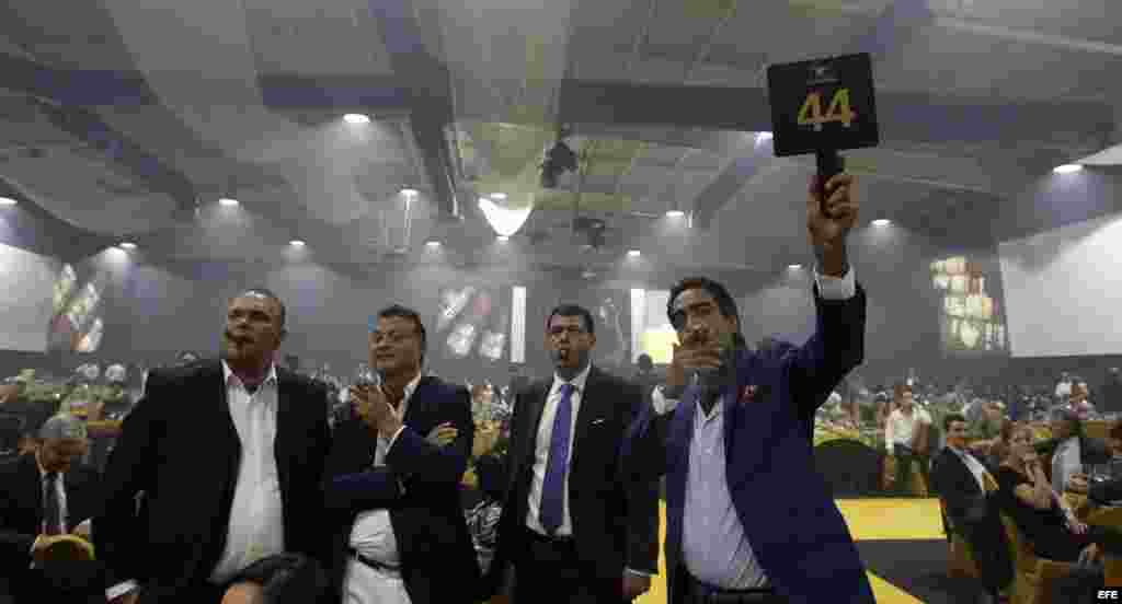 Vista general de la cena de subasta durante la clausura del Festival de Habanos 2016 en La Habana (Cuba).