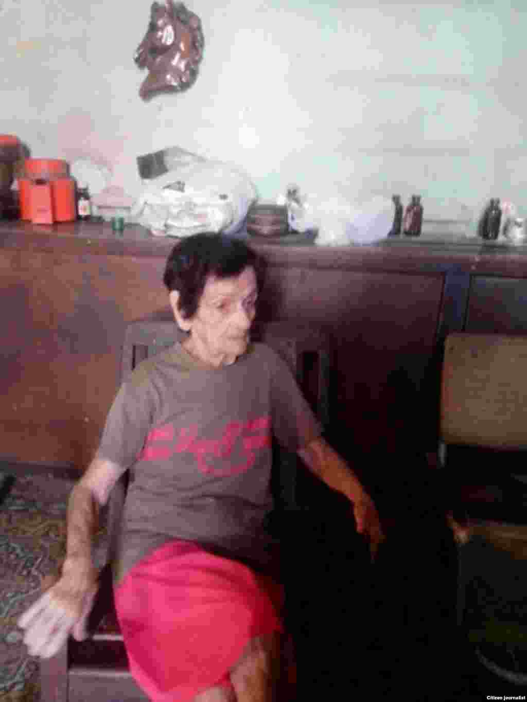 Rosario  Álvarez Álvarez, vecina de calle San Carlos No.5 entre Morell e Iznaga, Santos Suárez, municipio 10 de octubre, falleció a consecuencia del derrumbe.