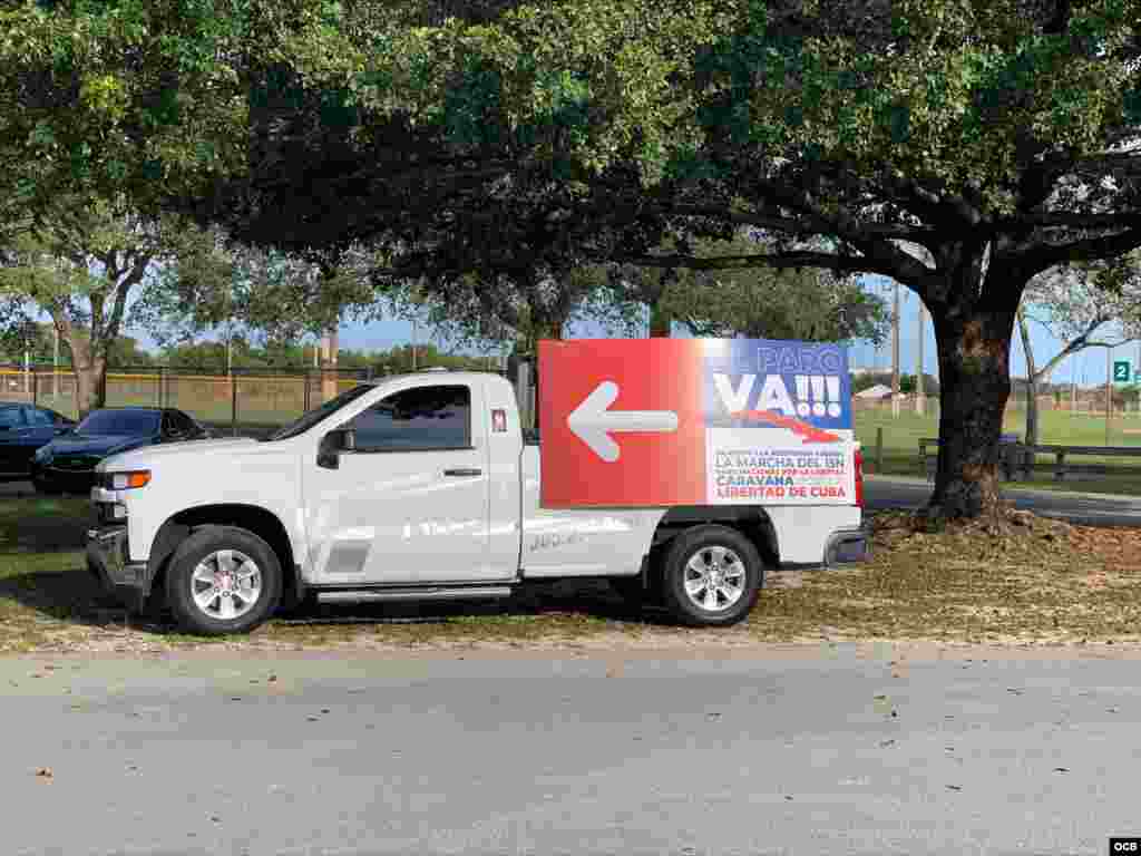 La Asamblea de la Resistencia Cubana encabeza una caravana de carros, desde el Cuban Memorial en el Tamiami Park, en Miami, para solidarizarse con las marchas cívicas en Cuba.