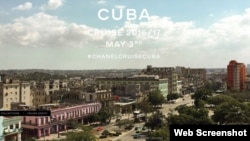 Imagen que presenta la colección de Chanel en su página web.