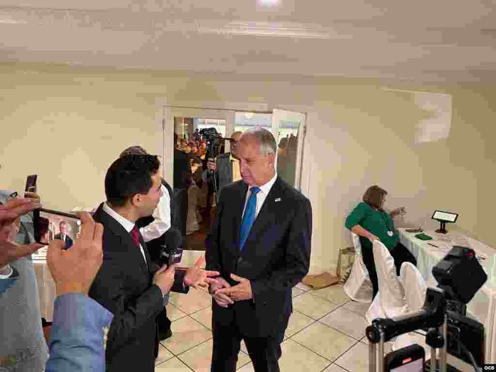 Díaz-Balart en entrevista con Martí Noticias.