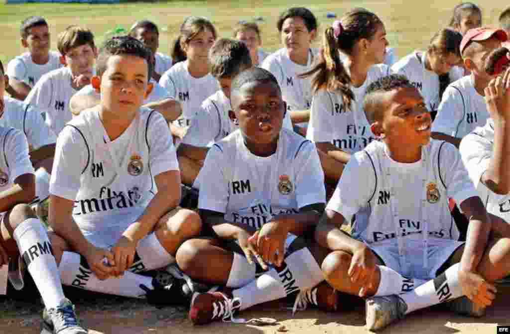 La popularidad del fútbol en Cuba ha ido creciendo en los últimos años, principalmente entre las generaciones más jóvenes.  