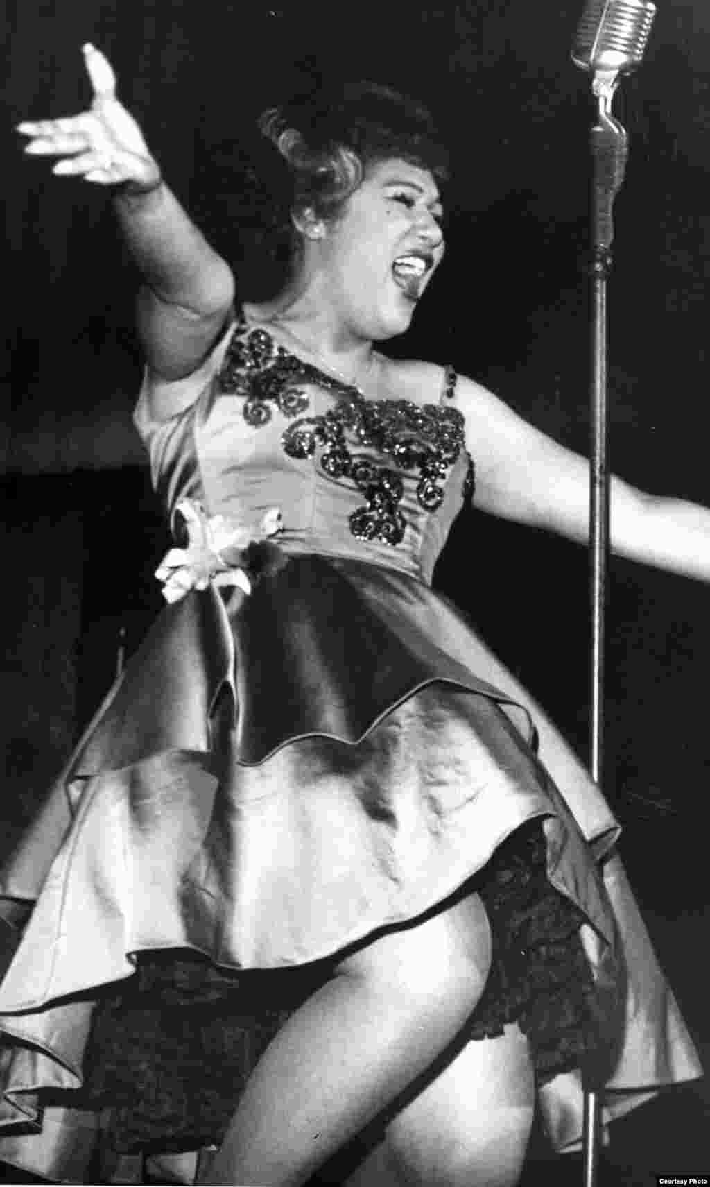 Olga Guillot en los años cincuenta. Fotos: cortesía de Olga María Touzet y Guillot.