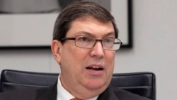 "Nos obligan a pagar al contado" "Nos obligan a pagar al contado"