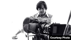 El director de cine cubano Fausto Canel durante una de las filmaciones en Cuba.