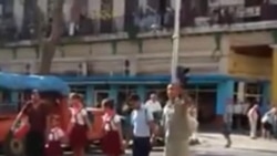 Paralizado el tráfico en La Habana por familia desalojada Paralizado el tráfico en La Habana por familia desalojada