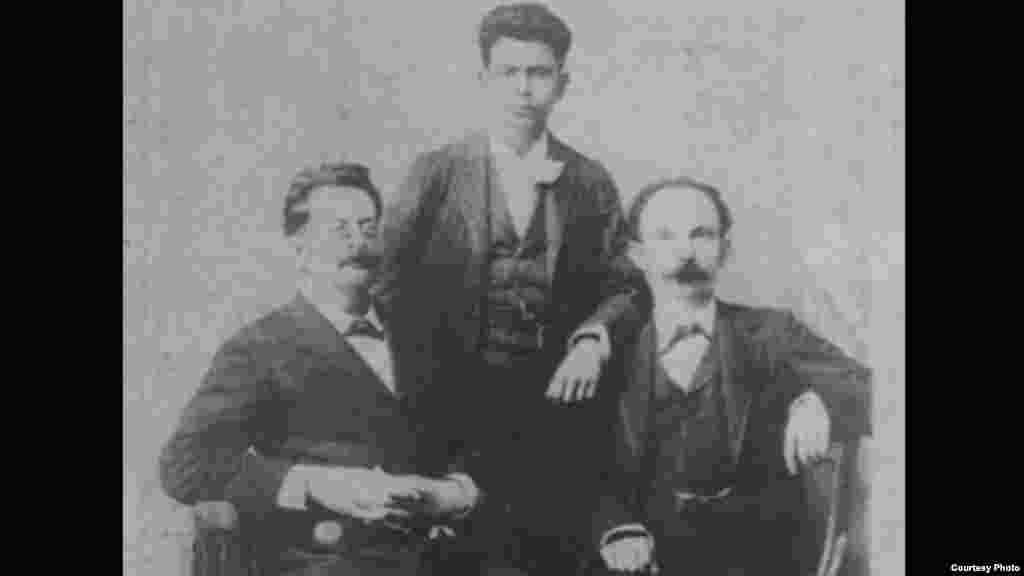 José Martí con su amigo Fermín Domínguez y Panchito Gómez Toro. 