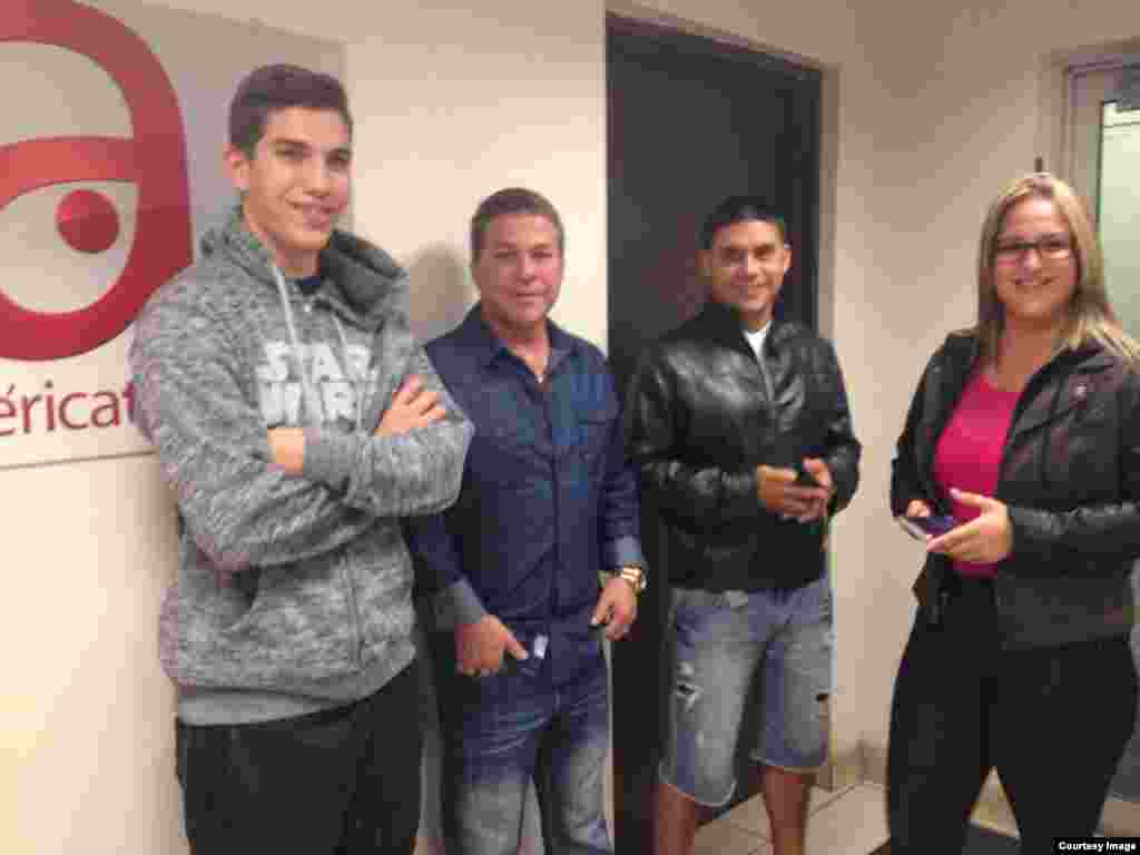 Los familiares de los cubanos que viajan a Miami.