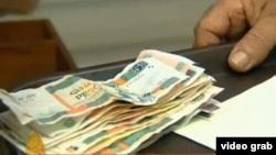 ¿Matrimonios arreglados? Para algunos padres cubanos sus hijas son el camino más corto al CUC.