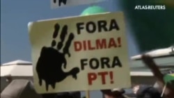 Miles de personas salen a la calle en Brasil para pedir la dimisión de la presidenta Dilma Rousseff Miles de personas salen a la calle en Brasil para pedir la dimisión de la presidenta Dilma Rousseff