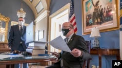 Congresistas piden destitución de Trump