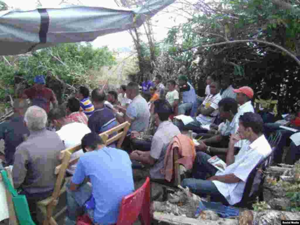 Pastor Alain Toledano en El Salao, Santiago de Cuba..