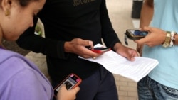 Jóvenes hablan de las limitaciones de la pequeña empresa privada en Cuba Jóvenes hablan de las limitaciones de la pequeña empresa privada en Cuba