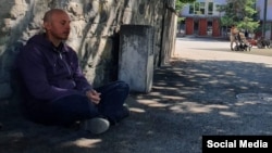 Ariel Ruiz Urquiola, en su quinto día de huelga de hambre.