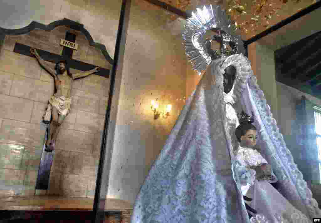 La Virgen de Regla es conocida en las religiones afrocubanas como Yemayá, la señora de los mares, ante ella funcionarios venezolanos pidieron por la salud de Chávez.