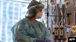 Unidad de Cuidados Intensivos en el Memorial Hospital de Chicago.