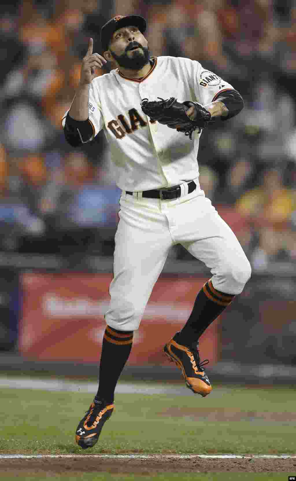 Se acabó el octavo inning para el lanzador Sergio Romo.