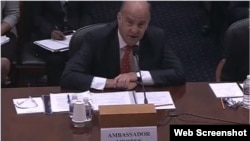 El subsecretario adjunto principal interino del Departamento de Estado, Kenneth Merten.