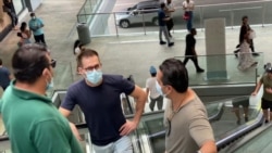 ¿Sacarse la mascarilla o mantenerla? Reina la confusión en EEUU ¿Sacarse la mascarilla o mantenerla? Reina la confusión en EEUU