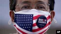 Un simpatizante de Biden/Harris (Jae C. Hong/AP).