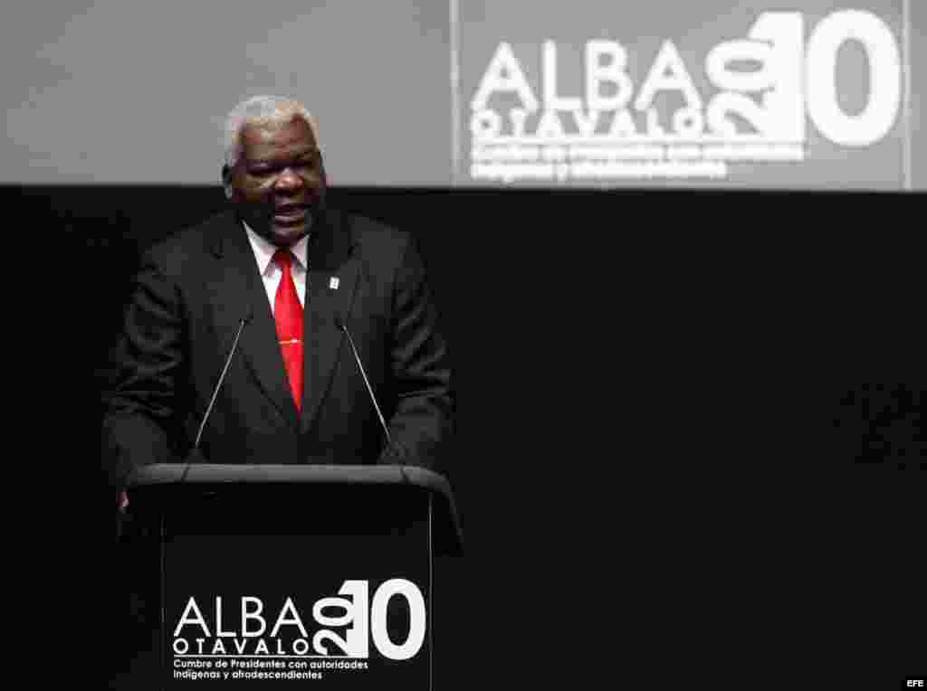 Esteban Lazo en la Cumbre del Alba en Ecuador.